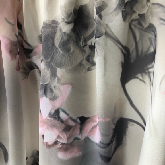 Le Château dress - Picture 2 of 10